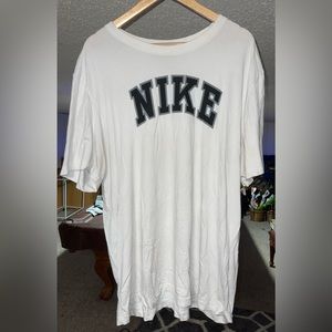 2XL Nike Women’s t-shirt